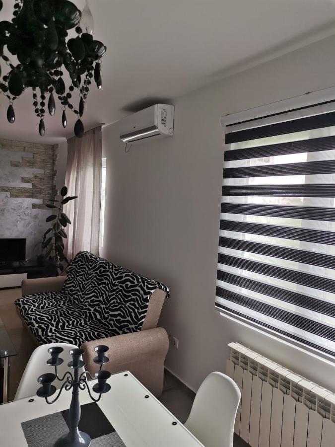 Airport Apartments Belgrado Habitación foto