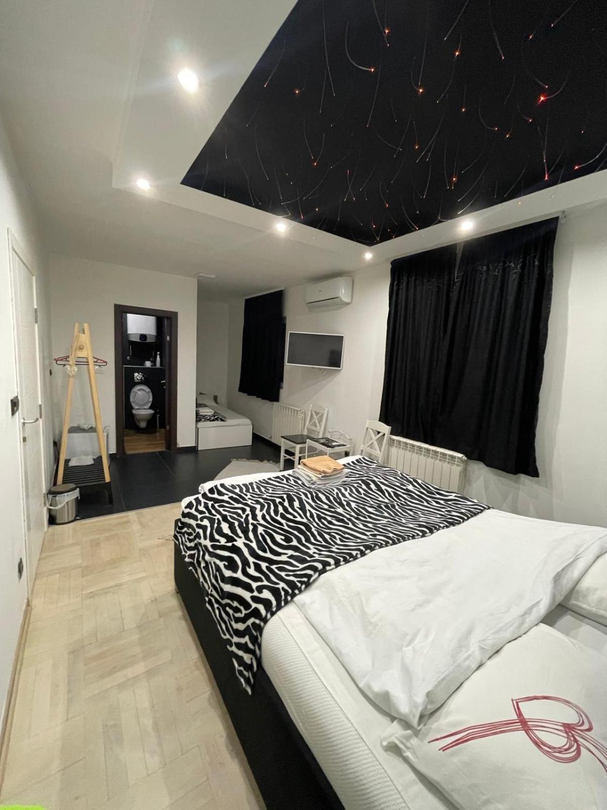 Airport Apartments Belgrado Habitación foto