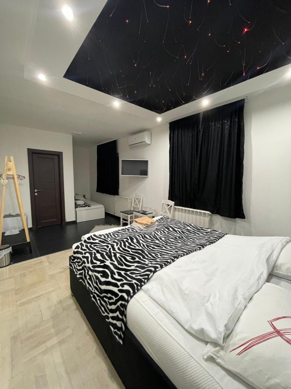 Airport Apartments Belgrado Habitación foto