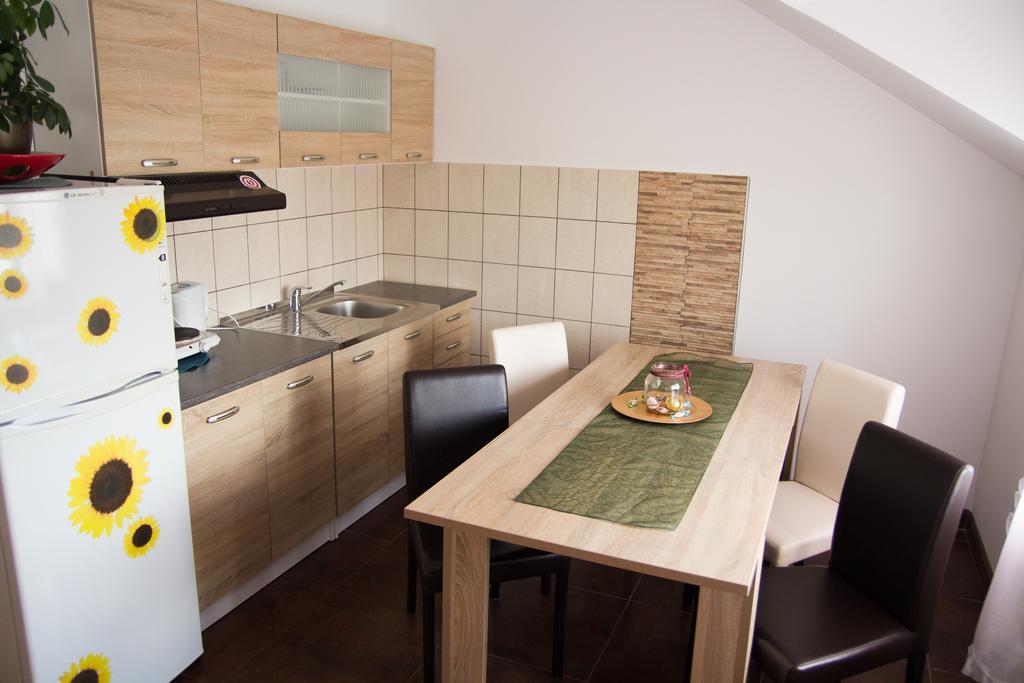 Airport Apartments Belgrado Exterior foto