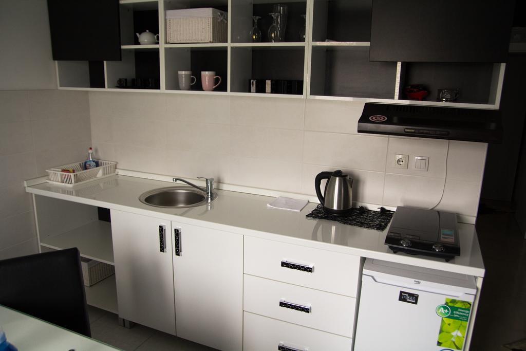 Airport Apartments Belgrado Exterior foto
